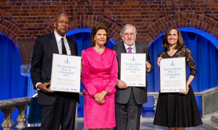 H.M. Drottningen delar ut Stockholmspriset i Kriminologi 2021 och 2022