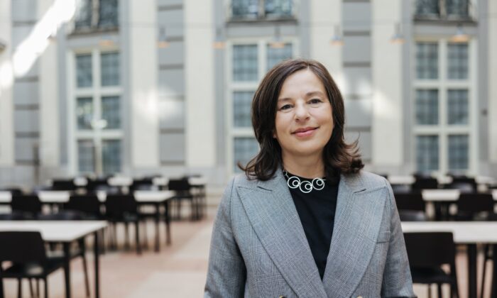 Emma Bell tillträder H.M. Konung Carl XVI Gustafs professur i ledarskap